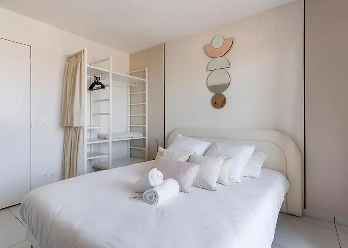 Le 13eme Etage - Lafayette 3 アパート