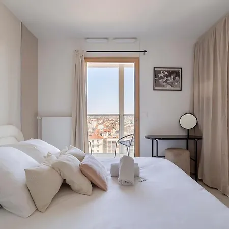 Le 13eme Etage - Lafayette 3 Apartman *