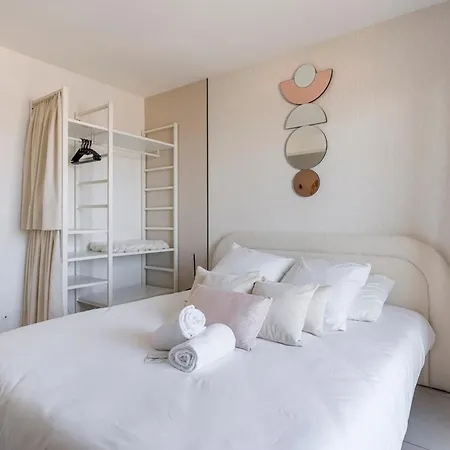 Le 13eme Etage - Lafayette 3 Apartman