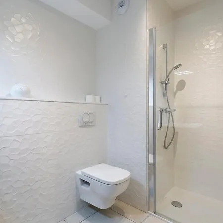 Le 13eme Etage - Lafayette 3 Apartman